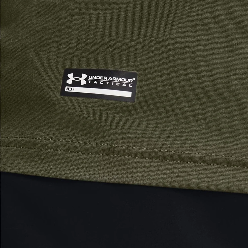 Under Armour long sleeve 100% polyester stretch material, it runs large - Picture 6 of 6